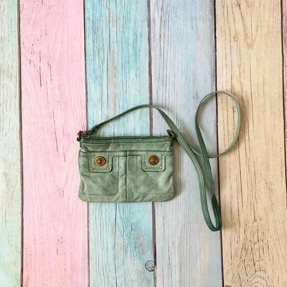 Marc Jacobs Handbags - Small Marc jacobs green crossbody bag
